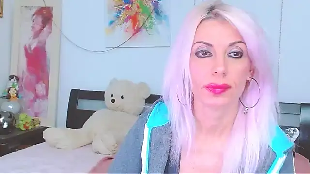 Snapshot of HoneyLara chatting on October 26, 2025, 7:09 pm HoneyLara online show from October 26, 2025, 7:09 pm