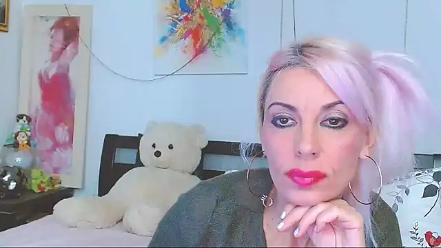 Snapshot of HoneyLara chatting on October 27, 2025, 9:19 pm HoneyLara online show from October 27, 2025, 9:19 pm