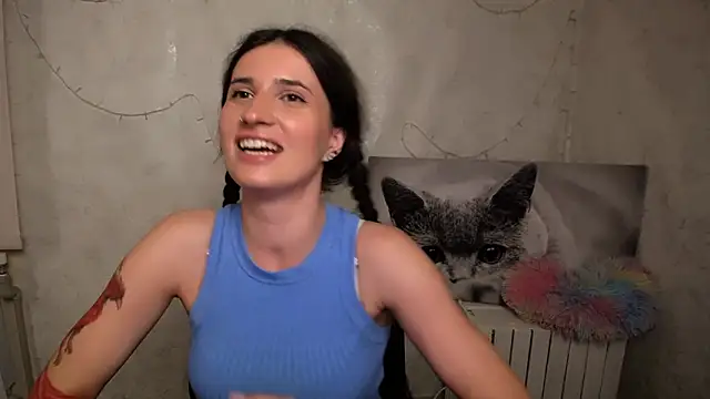 Snapshot of MaryEm976 chatting on May 15, 2026, 8:43 am MaryEm976 online show from May 15, 2026, 8:43 am
