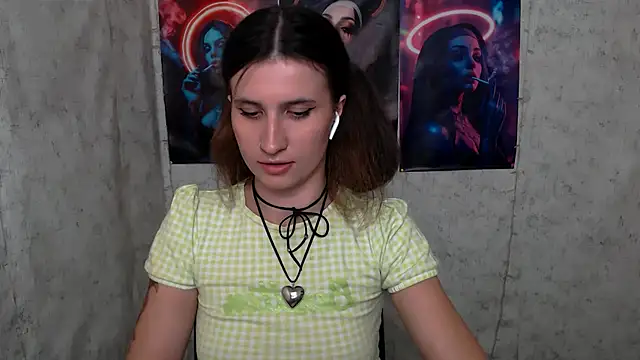 Snapshot of MaryEm976 chatting on July 31, 2026, 10:47 am MaryEm976 online show from July 31, 2026, 10:47 am