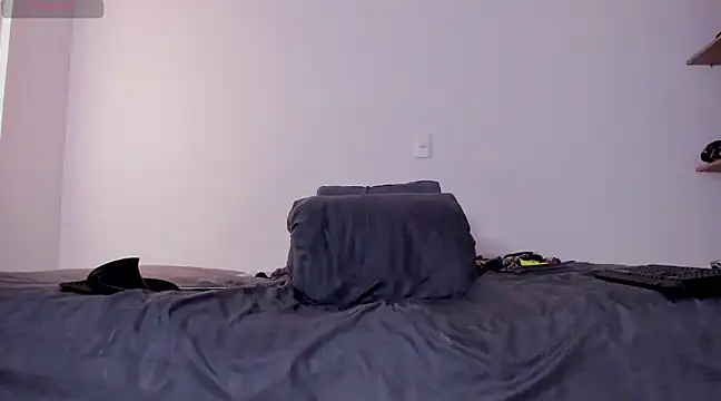 Snapshot of Cloudy_pigDude chatting on March 7, 2025, 3:18 pm Cloudy pigDude online show from March 7, 2025, 3:18 pm