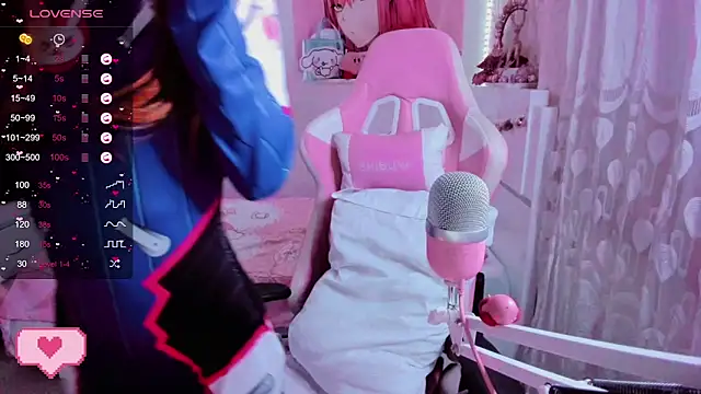 Snapshot of mia_kawaii05 chatting on December 8, 2024, 10:14 pm mia kawaii05 online show from December 8, 2024, 10:14 pm