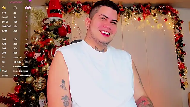 Snapshot of Thomas_chubbyxhot chatting on December 22, 2024, 7:44 am Thomas chubbyxhot online show from December 22, 2024, 7:44 am