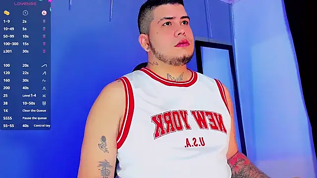 Snapshot of Thomas_chubbyxhot chatting on January 7, 2025, 4:39 am Thomas chubbyxhot online show from January 7, 2025, 4:39 am