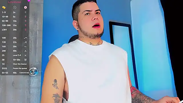 Snapshot of Thomas_chubbyxhot chatting on January 11, 2025, 1:06 am Thomas chubbyxhot online show from January 11, 2025, 1:06 am