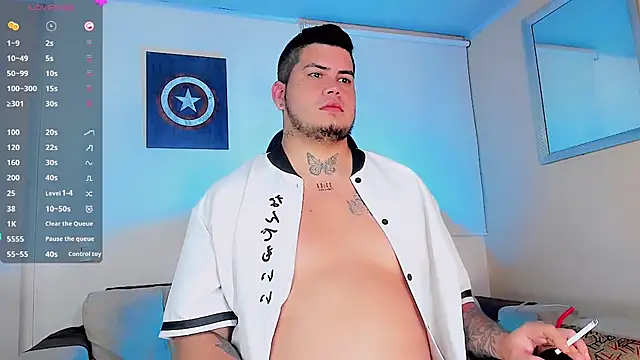 Snapshot of Thomas_chubbyxhot chatting on February 5, 2025, 8:43 am Thomas chubbyxhot online show from February 5, 2025, 8:43 am