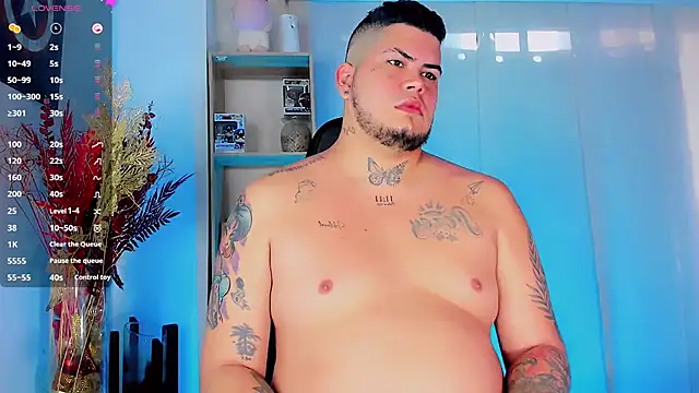 Snapshot of Thomas_chubbyxhot chatting on February 9, 2025, 1:14 pm Thomas chubbyxhot online show from February 9, 2025, 1:14 pm