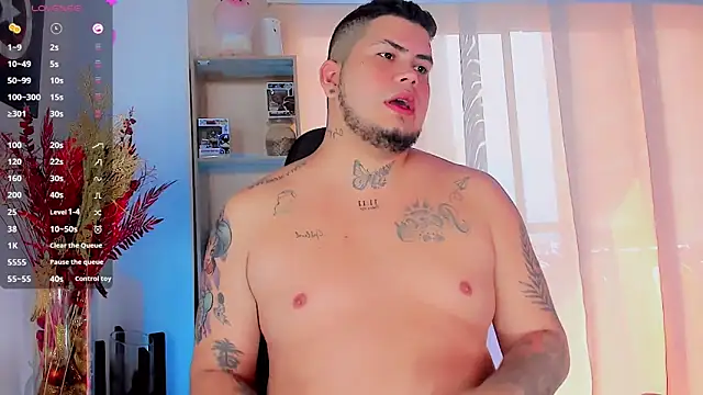 Snapshot of Thomas_chubbyxhot chatting on February 13, 2025, 7:31 pm Thomas chubbyxhot online show from February 13, 2025, 7:31 pm