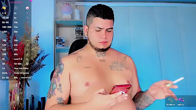 Snapshot of Thomas_chubbyxhot chatting on February 14, 2025, 1:34 am Thomas chubbyxhot online show from February 14, 2025, 1:34 am