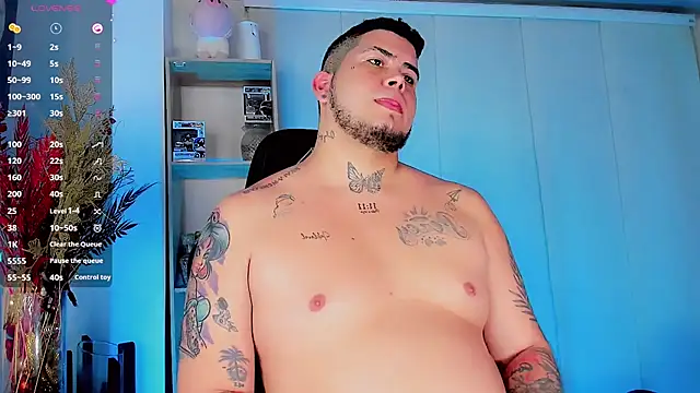 Snapshot of Thomas_chubbyxhot chatting on February 14, 2025, 7:38 am Thomas chubbyxhot online show from February 14, 2025, 7:38 am