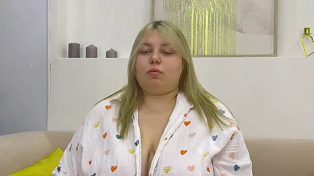 LillianKim online show from December 23, 2024, 12:57 am