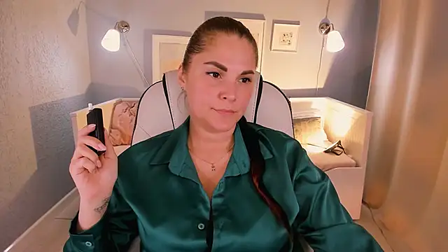 Ellis Foxy online show from December 18, 2024, 9:08 pm