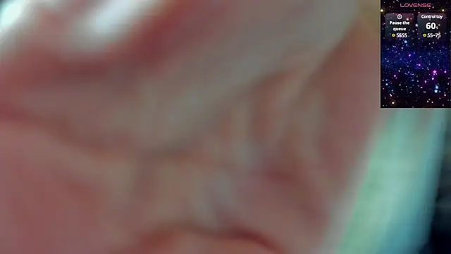 Snapshot of 92yourbitch922 chatting on March 7, 2025, 10:10 pm 92yourbitch922 online show from March 7, 2025, 10:10 pm