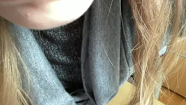 Mollyy998 online show from November 8, 2025, 11:10 am