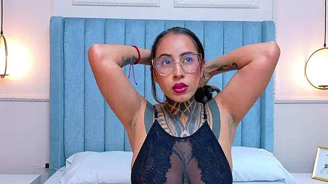 Snapshot of NicoleBlum chatting on June 17, 2026, 7:48 pm NicoleBlum online show from June 17, 2026, 7:48 pm