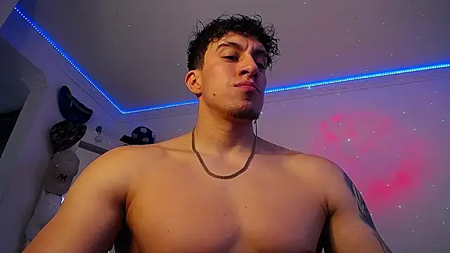 Snapshot of strongboy_ chatting on November 6, 2025, 7:04 pm strongboy online show from November 6, 2025, 7:04 pm