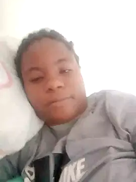 Snapshot of bigtitssxx chatting on October 10, 2025, 7:46 pm bigtitssxx online show from October 10, 2025, 7:46 pm