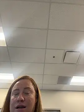 Snapshot of cinnatitties chatting on March 16, 2026, 5:17 pm cinnatitties online show from March 16, 2026, 5:17 pm