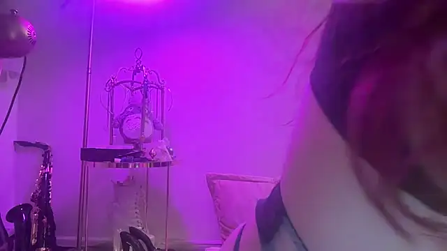 crystalsbaby online show from November 10, 2025, 8:30 pm