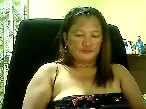 hott scarlett online show from December 23, 2024, 1:35 pm
