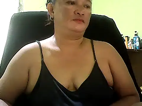 hott scarlett online show from January 1, 2025, 8:35 am