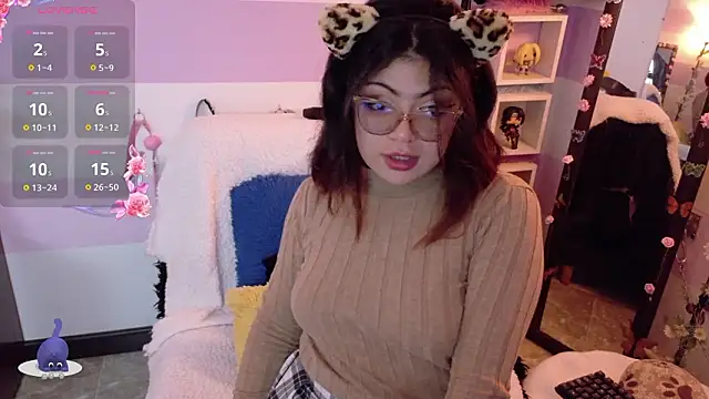 Catwhite  online show from March 20, 2026, 5:07 pm