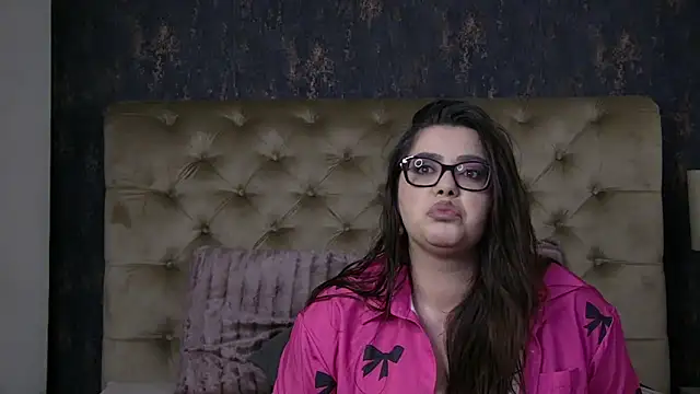 AriaRussell online show from April 1, 2026, 8:39 pm