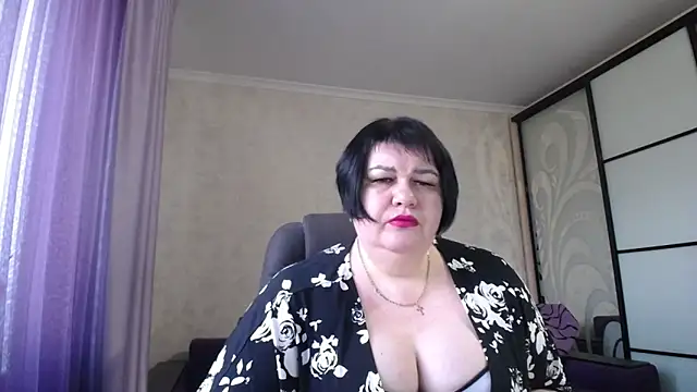 JuicyLady Di online show from February 3, 2025, 1:51 pm