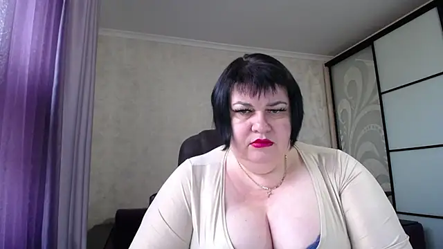 JuicyLady Di online show from October 5, 2025, 4:55 am