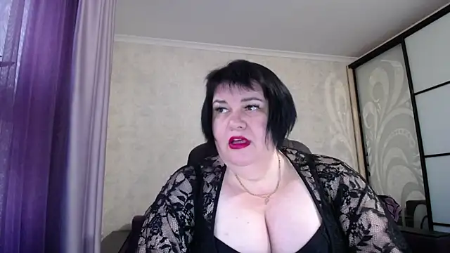 JuicyLady Di online show from October 10, 2025, 5:06 am