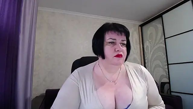 JuicyLady Di online show from October 17, 2025, 4:59 am