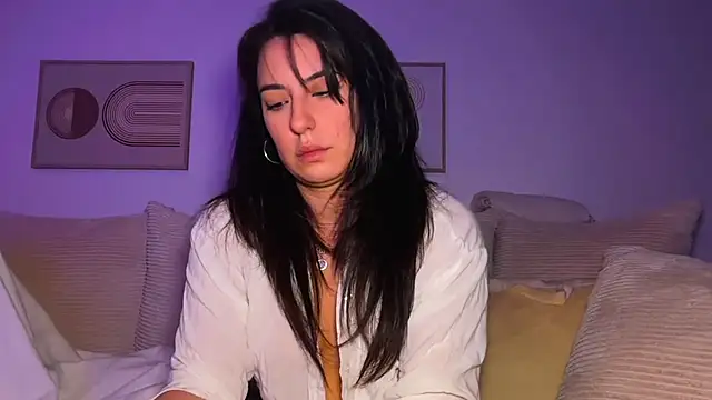 SissiVienna online show from April 22, 2026, 8:43 pm