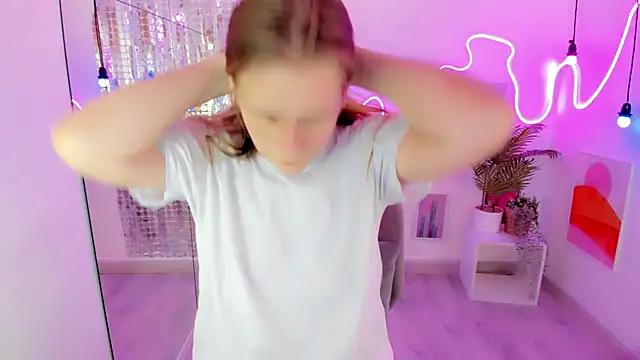 JadeSoft online show from September 26, 2025, 8:35 pm