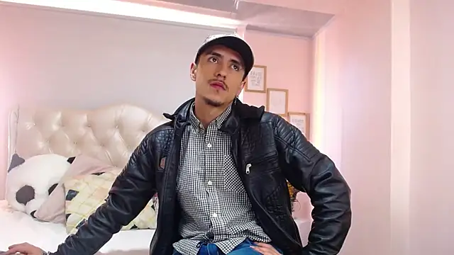 ryan maxy online show from February 10, 2025, 1:22 pm