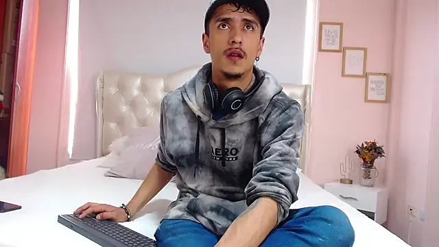 ryan maxy online show from February 12, 2025, 1:27 pm