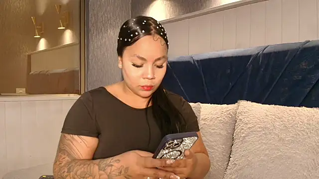 EmilyQueen3x online show from March 27, 2026, 3:01 pm