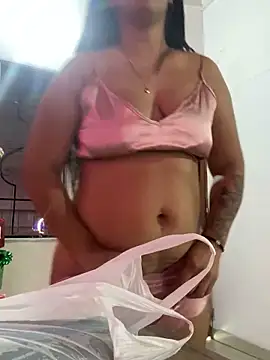 ArielleMillerr online show from December 24, 2024, 7:00 pm