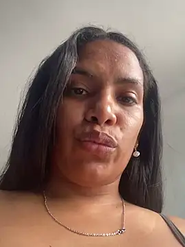 ArielleMillerr online show from March 4, 2025, 8:38 pm