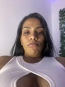 ArielleMillerr online show from March 18, 2025, 8:04 pm