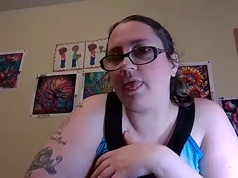 Snapshot of newfieocean chatting on June 4, 2026, 2:56 pm newfieocean online show from June 4, 2026, 2:56 pm