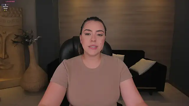 Snapshot of MartinnaBonnet chatting on January 2, 2025, 5:39 pm MartinnaBonnet online show from January 2, 2025, 5:39 pm