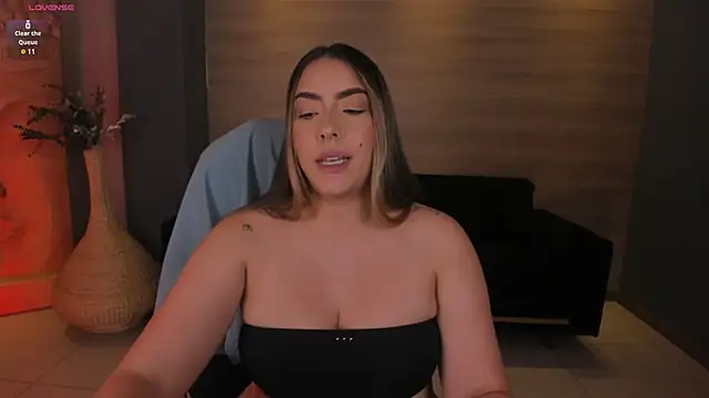 Snapshot of MartinnaBonnet chatting on January 7, 2025, 4:27 pm MartinnaBonnet online show from January 7, 2025, 4:27 pm