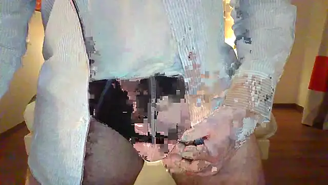 Snapshot of alessexxx24 chatting on February 17, 2025, 7:53 pm alessexxx24 online show from February 17, 2025, 7:53 pm