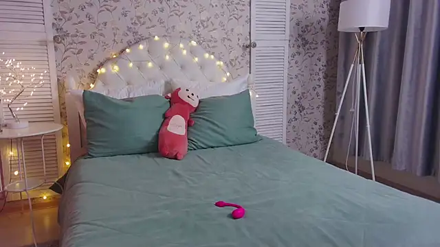 Wendy-Darling online show from February 14, 2026, 1:35 am