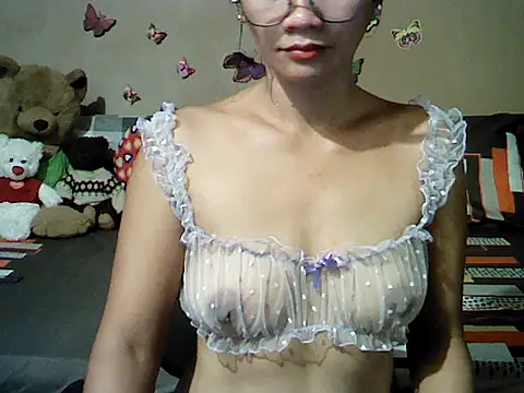 Snapshot of Mia_Rein chatting on July 13, 2026, 3:53 am Mia Rein online show from July 13, 2026, 3:53 am