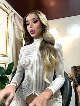 Elizabeth Arden online show from October 30, 2025, 12:34 am