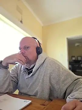 Snapshot of DaddyCumBumZA chatting on June 15, 2026, 11:34 am DaddyCumBumZA online show from June 15, 2026, 11:34 am