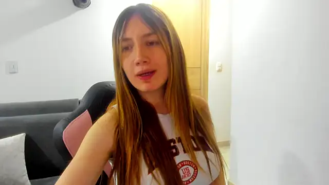 horny  molly  online show from November 5, 2025, 3:39 am