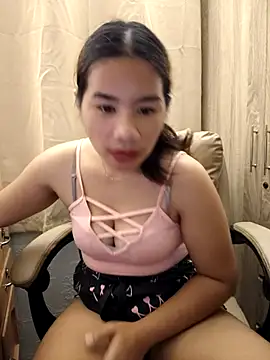 Snapshot of Kissy07 chatting on February 26, 2025, 12:27 am Kissy07 online show from February 26, 2025, 12:27 am