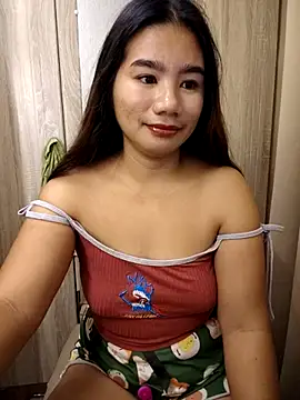 Snapshot of Kissy07 chatting on September 24, 2025, 9:29 pm Kissy07 online show from September 24, 2025, 9:29 pm